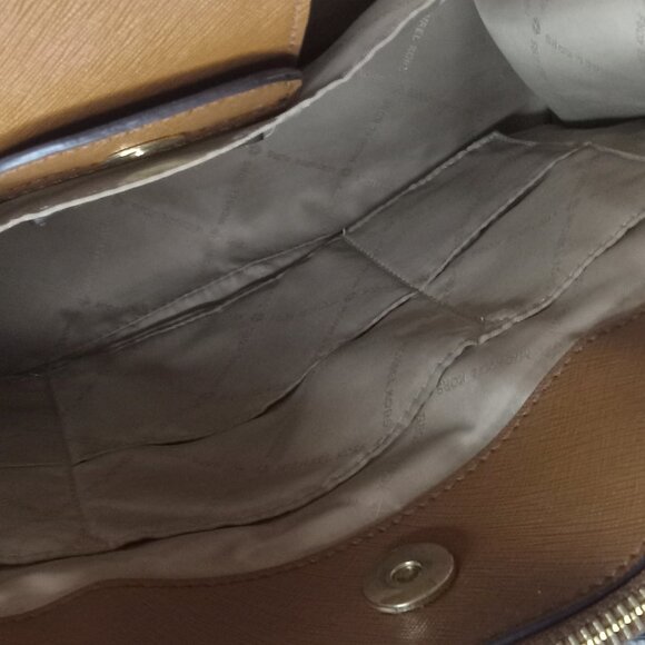 Michael Kors Karla East West - Picture 6 of 10